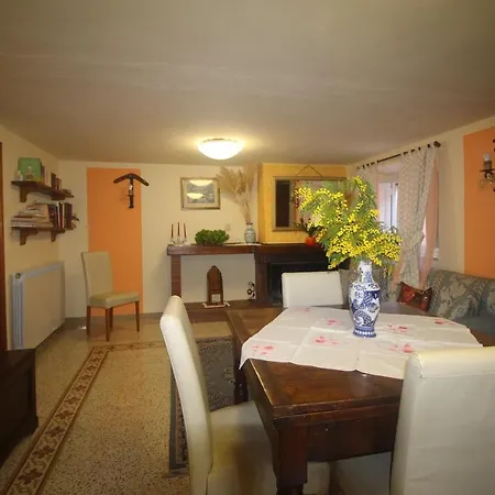 Holiday home Casa Mary Lucca